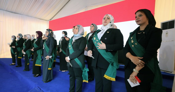 ​Po raz pierwszy w historii Egiptu do Rady Państwa, jednego z najważniejszych organów władzy sądowniczej w tym kraju, przyjęto sędziów płci żeńskiej. We wtorek częścią tej instytucji stało się 98 kobiet.