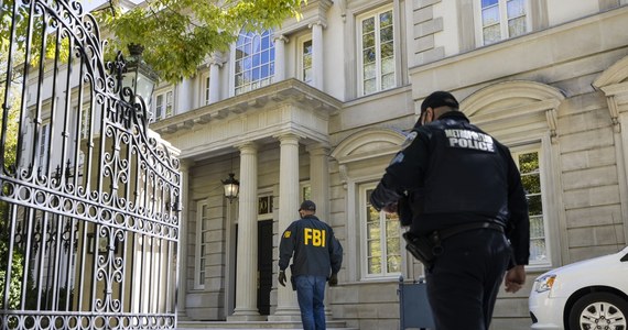 Agenci Federalnego Biura Śledczego (FBI) weszli do posiadłości rosyjskiego oligarchy Olega Deripaski w Waszyngtonie - przekazała telewizja NBC News. Cel przeszukania nie jest dotąd znany.