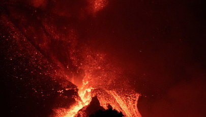 Lawa zniszczyła już ponad 2 tys. budynków. Minął miesiąc od początku erupcji Cumbre Vieja