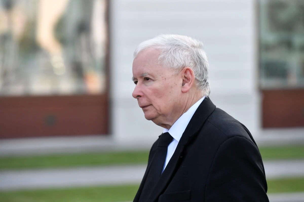 "Ten człowiek nie potrafi przegrywać, uznawać woli wyborców - swoją porażkę z moim śp. bratem uznał za skandal, a nie za werdykt obywateli" - powiedział "Gazecie Polskiej" prezes PiS Jarosław Kaczyński, mówiąc o liderze PO Donaldzie Tusku. Według niego, "dla Tuska Platforma, to on i jego ambicje".