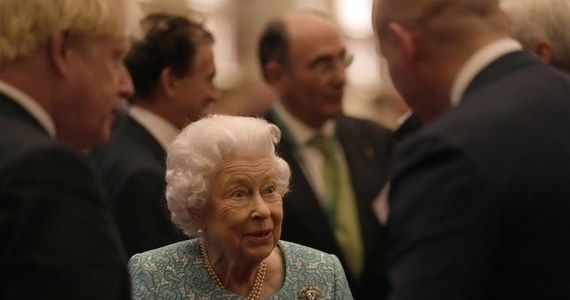 Królowa Elżbieta II odwołała swoją podróż do Irlandii Północnej – poinformował Pałac Buckingham. Dodano też, że „Jej Wysokość ma odpocząć kilka dni”.