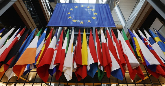 Polska będzie jednym z tematów jutrzejszego szczytu UE. „Będziemy rozmawiać o Polsce” – powiedziała szefowa Komisji Europejskiej Ursula von der Leyen wyliczając tematy rozpoczynającego się spotkania szefów państw Unii. Chodzi o kwestie praworządności, a zwłaszcza budzący kontrowersje wyrok Trybunału Konstytucyjnego. 
