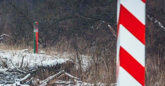 5000 żołnierzy wojsk operacyjnych wspiera strażników granicznych w strefie stanu wyjątkowego koło granicy z Białorusią. Ich główne zadania to pomoc w patrolowaniu pogranicza, ale nie tylko. 