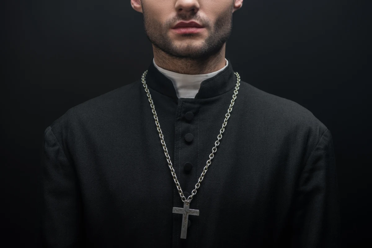 Dusze dzieci, ofiar wykorzystywania seksualnego "rozdarto na małe krwawiące strzępy" - to słowa z listu , jaki kobieta, ofiara księdza-pedofila napisała do papieża Franciszka. List publikuje na swej stronie watykański portal Vatican News.