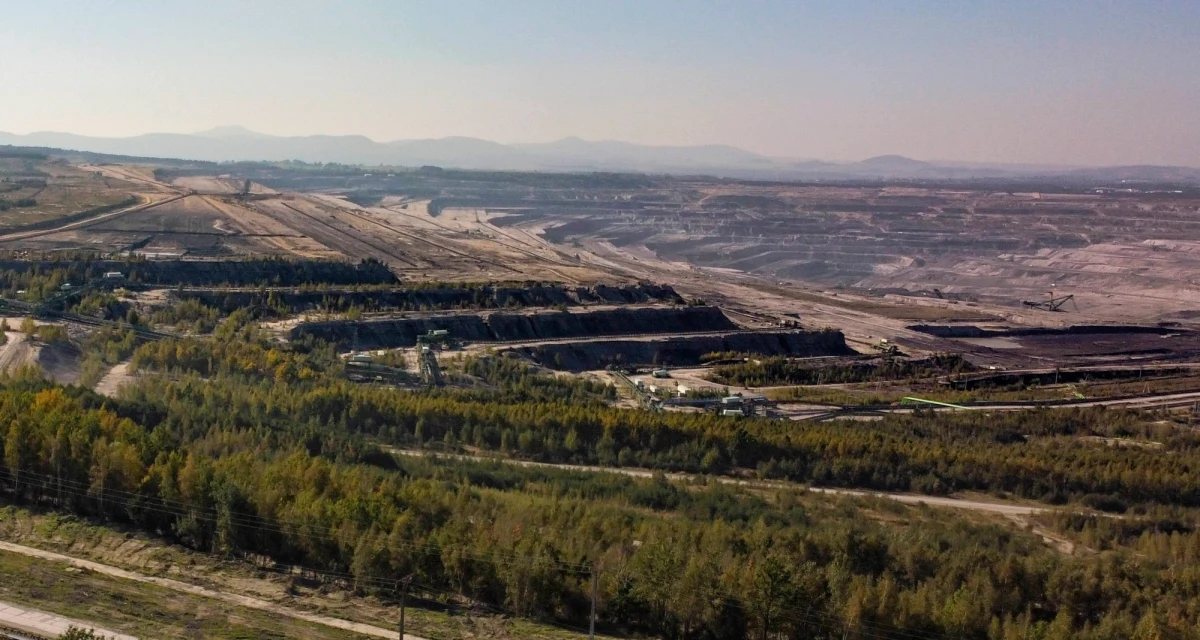 Chęć powrotu do rozmów po stronie czeskiej daje nadzieje na korzystne rozwiązanie sporu - przede wszystkim dla lokalnej społeczności po obu stronach granicy - stwierdził minister klimatu i środowiska Michał Kurtyka, odnosząc się do sporu ws. Turowa. Dodał, że propozycja jest analizowana.
