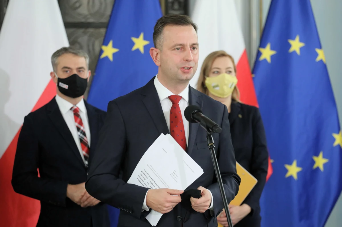 Przedstawiciele klubów i kół wchodzących w skład sejmowej opozycji złożyli wspólny wniosek o powołanie komisji śledczej, która miałaby wyjaśnić sprawę rzekomego wymuszania zeznań przeciwko prezesowi Najwyższej Izby Kontroli Marianowi Banasiowi przez służby i prokuraturę. "Jestem przekonany, że to początek wspólnych dobrych inicjatyw ugrupowań demokratycznych, opozycyjnych" - ocenił wiceprzewodniczący Platformy Obywatelskiej Borys Budka. 