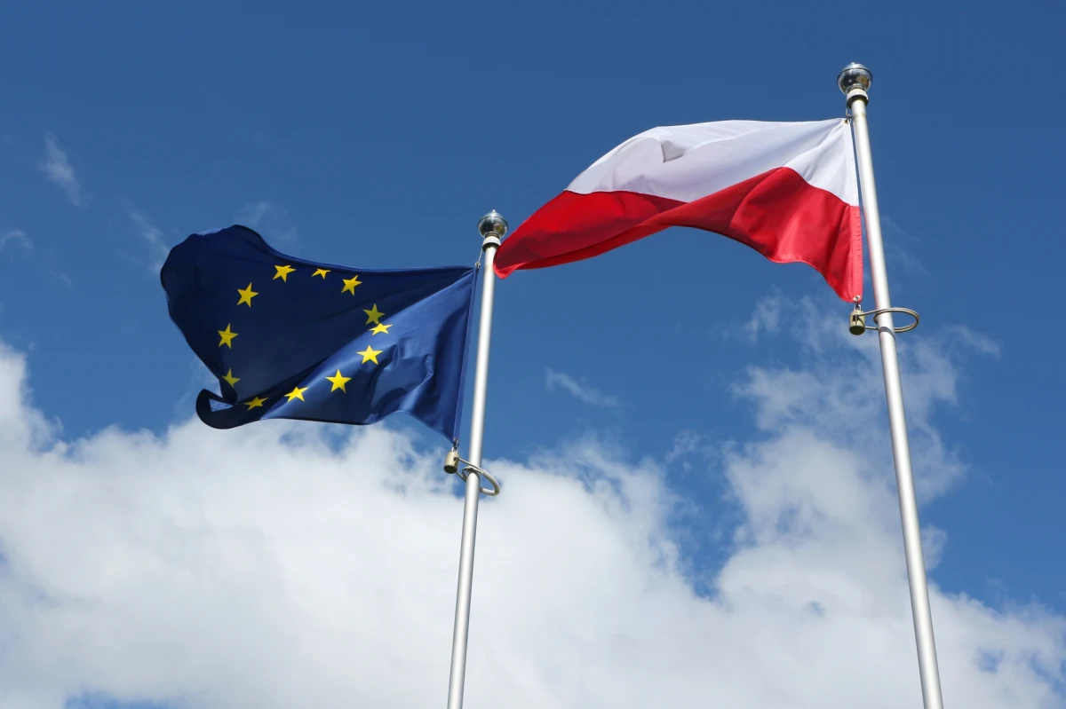 Parlament Europejski przyjął rezolucję dotyczą praworządności w Polsce - w związku z wyrokiem Trybunału Konstytucyjnego, który uznał wyższość prawa krajowego nad unijnym. Za rezolucją głosowało 502 europosłów, 153 było przeciw, a 16 wstrzymało się od głosu.