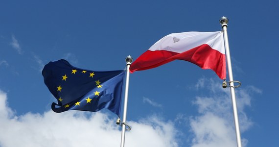 Parlament Europejski przyjął rezolucję dotyczą praworządności w Polsce - w związku z wyrokiem Trybunału Konstytucyjnego, który uznał wyższość prawa krajowego nad unijnym. Za rezolucją głosowało 502 europosłów, 153 było przeciw, a 16 wstrzymało się od głosu.