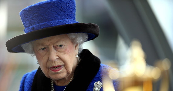 Elżbieta II trafiła do szpitala. Z komunikatu Pałacu Buckingham wynika, że brytyjska monarchini wróciła już do swojej rezydencji i jest w „dobrym nastroju”. 