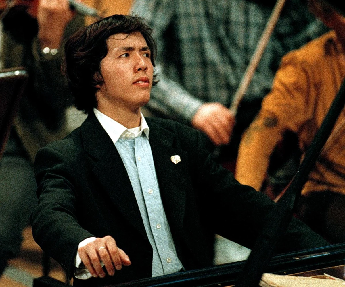 Chiński pianista Li Yundi został zatrzymany w Pekinie za korzystanie z usług prostytutki. Wiadomość zszokowała fanów popularnego w Chinach artysty, znanego jako "Książę fortepianu" - pisze BBC. Li w 2000 roku wygrał XIV Konkurs Chopinowski.