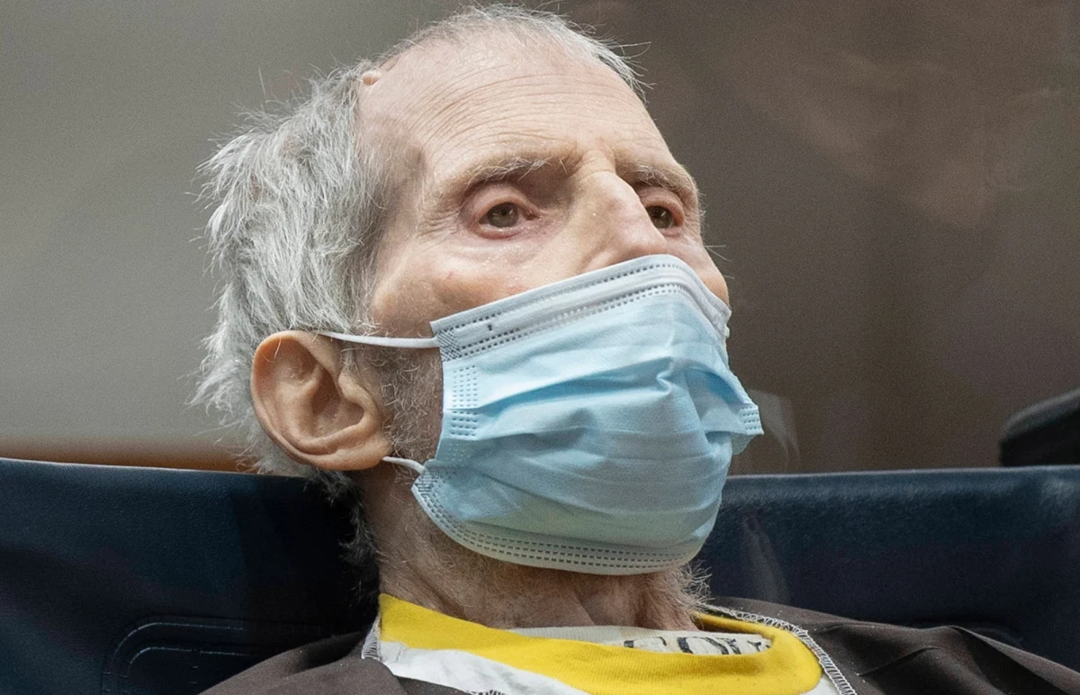 Śledczy z policji stanowej Nowego Jorku złożył w sądzie wniosek oskarżający 78-letniego multimilionera Roberta Dursta o zamordowanie w 1982 roku swojej żony. Przysięgli zdecydują teraz, czy skazanemu w zeszłym tygodniu na dożywocie za inne morderstwo mężczyźnie zostaną postawione zarzuty. 