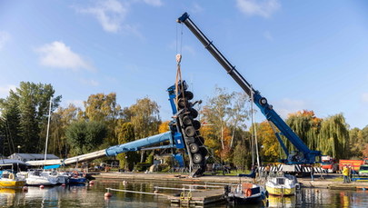 W Szczecinie przewrócił się kilkudziesięciometrowy dźwig