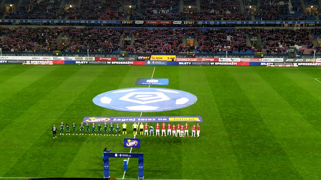 Hymn Wisły Kraków przed meczem ze Śląskiem Wrocław. 