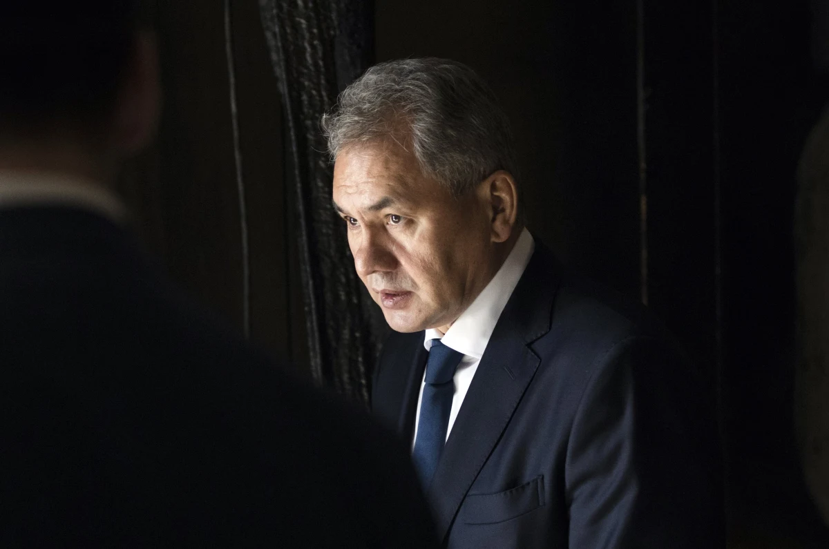 Minister obrony Rosji Siergiej Szojgu oskarżył o stopniowe gromadzenie sił w pobliżu rosyjskich granic i o niechęć do prowadzenia rozmów z Moskwą na temat bezpieczeństwa europejskiego na równych zasadach - przekazała agencja Interfax.