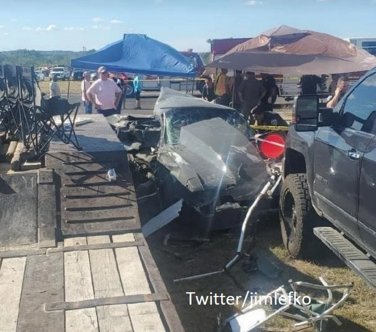 Kierowca, który stracił panowanie nad pojazdem podczas sobotnich samochodowych wyścigów równoległych (drag racing) w Teksasie, wbił się w tłum widzów, zabijając dwie osoby i raniąc co najmniej pięć innych - podała w niedzielę amerykańska prasa.