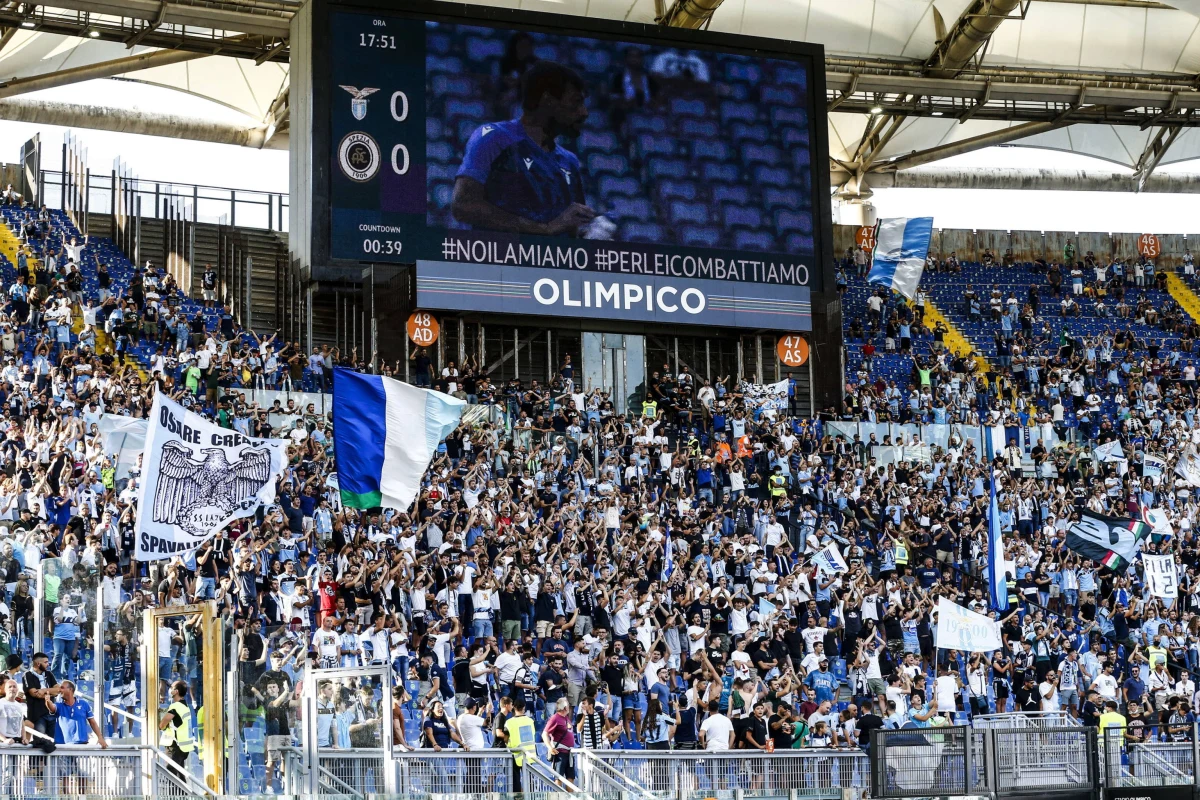Romano Floriani Mussolini, prawnuczek faszystowskiego dyktatora Benito Mussoliniego, po raz pierwszy znalazł się w szerokim składzie Lazio na mecz Serie A. Klub z Rzymu zmierzy się dziś z drużyną Hellas Verona.