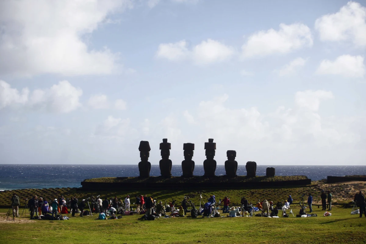 Mieszkańcy Wyspy Wielkanocnej głosują nad tym, czy od stycznia przyszłego roku wznowić przyjmowanie turystów. Półtora roku przestano wpuszczać obcokrajowców z powodu pandemii koronawirusa.