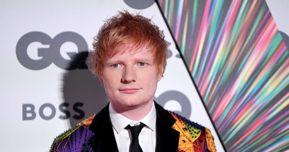 Brytyjski piosenkarz Ed Sheeran poinformował, że test potwierdził u niego obecność koronawirusa. Wiadomość pojawiła się na niespełna tydzień przed premierą piątego albumu artysty.