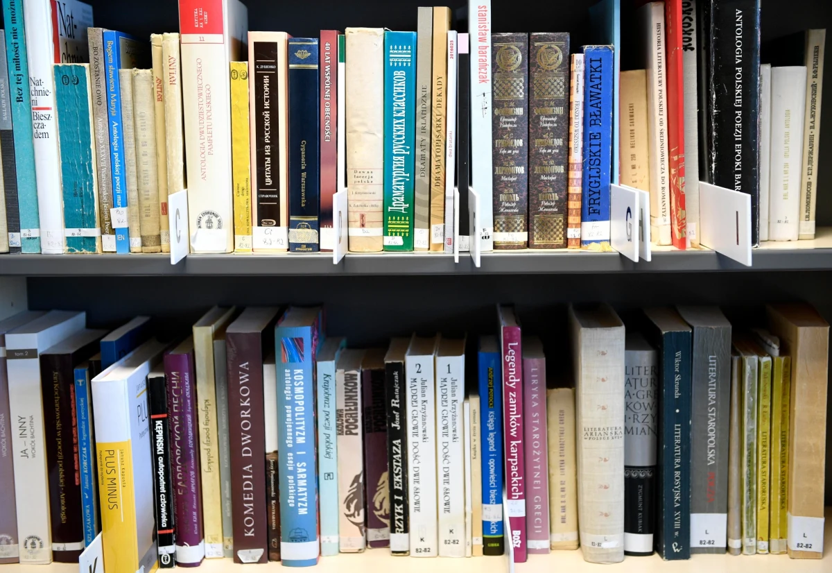 Elżbieta Łapczyńska, autorka powieści "Bestiariusz Nowohucki", została laureatką Nagrody Conrada za najlepszy debiut literacki 2020 roku. Uroczyste wręczenie nagrody odbyło się na zakończenie literackiego Festiwalu Conrada w Krakowie.