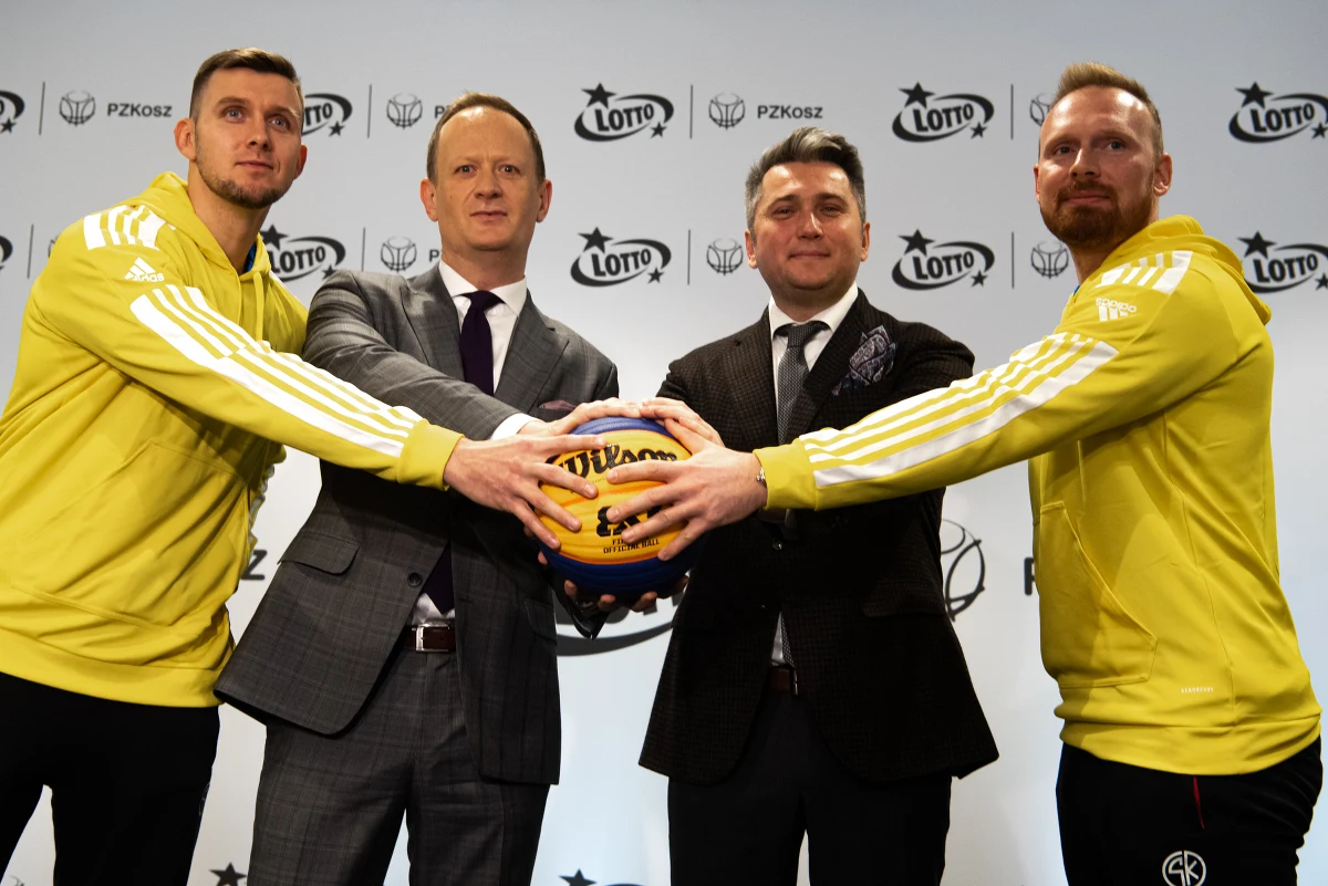 Totalizator Sportowy został partnerem Polskiego Związku Koszykówki. Sponsor wesprze popularyzację koszykówki w odmianie 3x3. Powstaną mi.in zawodowe drużyny, które będą rywalizować w turniejach na całym świecie. Krajowe drużyny znane z podstawowej odmiany koszykówki będą z kolei rywalizować w Lotto lidze. „Odmiana koszykówki 3x3 świetnie się rozwija. To pełnoprawna, olimpijska dyscyplina. To, co planujemy, to wieloetapowy rozwój tego rodzaju koszykówki” – mówi prezes PZKosz Radosław Piesiewicz. Umowa będzie obowiązywać do igrzysk olimpijskich w Paryżu w 2024 roku.