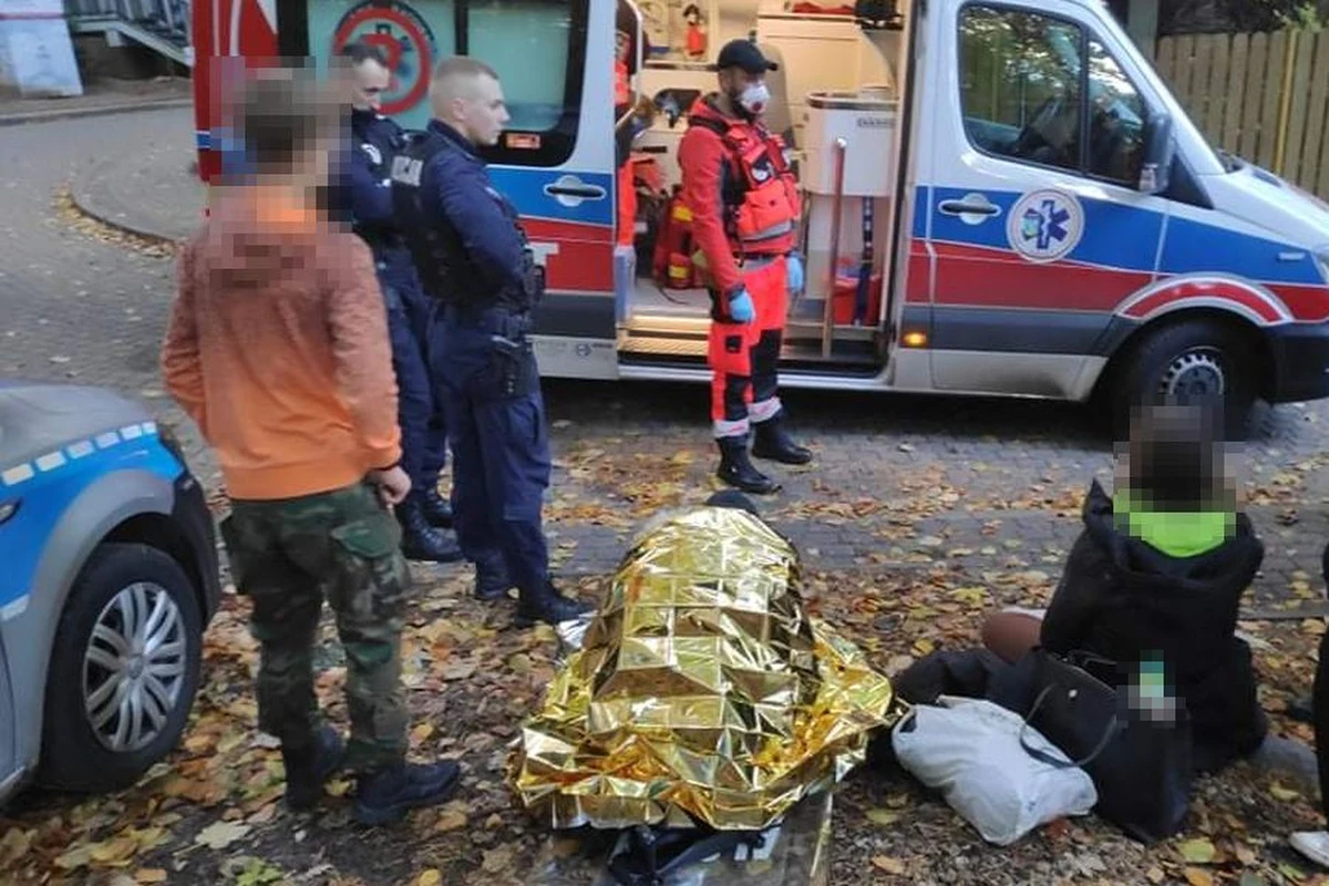 Grupa nastolatków w wieku 13-18 lat „świętowała” osiemnastkę na terenie leśnym w Sopocie. Kilkoro z nich było tak pijanych, że ledwie trzymało się na nogach. Wezwani na miejsce policjanci musieli na rękach znieść ze wzgórza cztery dziewczyny. Pogotowie zabrało do szpitala dwie z nich w wieku 14 i 17 lat.