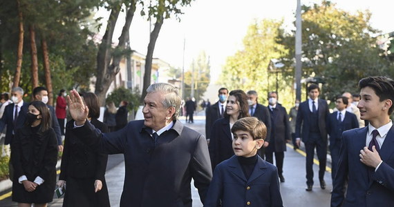 ​Szawkat Mirzijojew w niedzielnym głosowaniu został ponownie wybrany na prezydenta Uzbekistanu, uzyskując ponad 80 proc. głosów - podała tamtejsza komisja wyborcza. Międzynarodowi obserwatorzy uważają, że podczas wyborów zabrakło prawdziwej konkurencji.