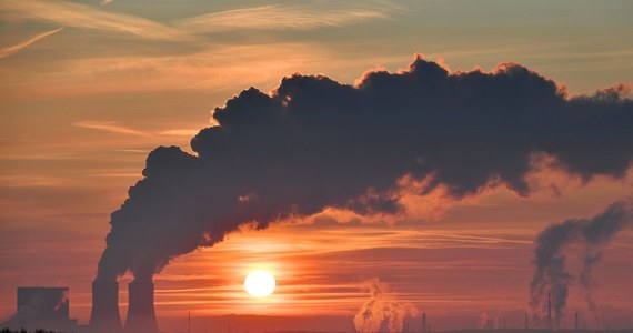 Koncentracja gazów cieplarnianych osiągnęła rekordowy poziom w 2020 roku - przekazała w poniedziałek Światowa Organizacja Meteorologiczna (WMO), jedna z agend ONZ. Tempo wzrostu rocznej koncentracji dwutlenku węgla (CO2), metanu (CH4) i podtlenku azotu (N2O) było wyższe niż średnia z lat 2011-2020 - dodano.