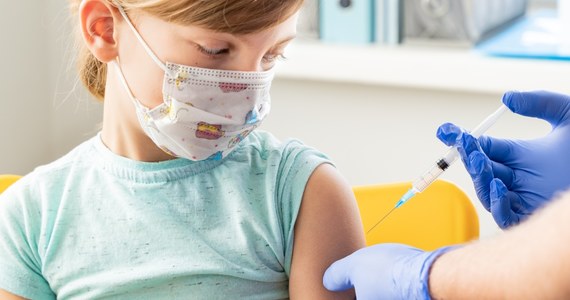 Nasza szczepionka przeciwko Covid-19 wywołuje silną reakcję immunologiczną u dzieci w wieku 6-11 lat, jest dla nich bezpieczna i dobrze tolerowana - ogłosiła amerykańska firma Moderna.