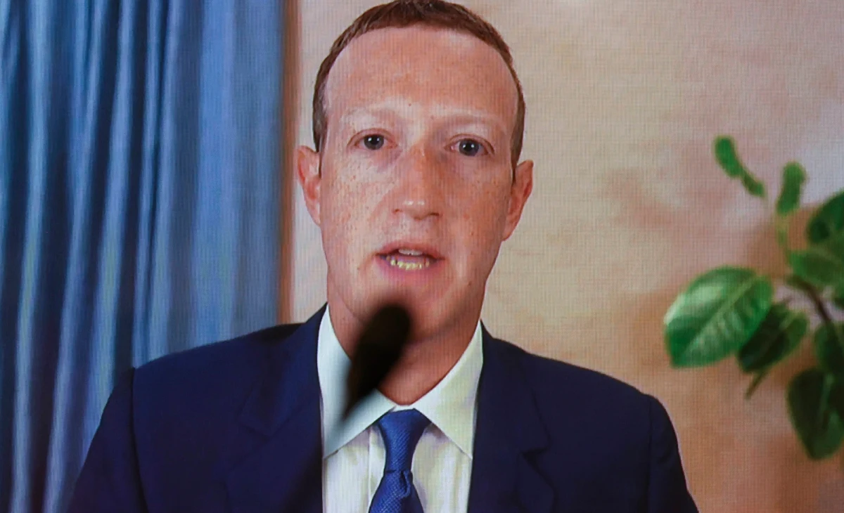 ​Szef Facebooka osobiście wydał zgodę na polityczne cenzurowanie Facebooka na wniosek władz w Wietnamie - donosi w poniedziałek "Washington Post". Inne media informują m.in. o tym, że serwis nie radzi sobie z zalewem podżegania do ludobójstwa w Etiopii czy usuwaniem wpisów handlarzy ludźmi.