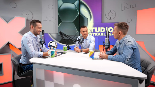 W 12. odcinku programu "Studio Ekstraklasa" gośćmi Sebastiana Staszewskiego byli Sławomir Peszko i Radosław Majewski. Za pośrednictwem rozmowy telefonicznej w studiu Interii Sport kilka słów po zwolnieniu Czesława Michniewicza z Legii powiedział prezes Rakowa Częstochowa Wojciech Cygan. Ekspert sędziowski Łukasz Rogowski wspomniał z kolei o kontrowersjach, które były w ostatniej kolejce. 

W każdym odcinku eksperci podsumowują najciekawsze wydarzenia kolejki PKO Bank Polski Ekstraklasy. Oglądaj w poniedziałki o 20:00 NA ŻYWO w Interii! Partnerem projektu jest PKO Bank Polski.
