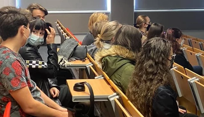 Katowice: Uniwersytet Medyczny wycofuje się z zaleceń dotyczących wyglądu studentów