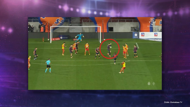 W 12. odcinku programu "Studio Ekstraklasa" gośćmi Sebastiana Staszewskiego byli Sławomir Peszko i Radosław Majewski. Za pośrednictwem rozmowy telefonicznej w studiu Interii Sport kilka słów po zwolnieniu Czesława Michniewicza z Legii powiedział prezes Rakowa Częstochowa Wojciech Cygan. Ekspert sędziowski Łukasz Rogowski wspomniał z kolei o kontrowersjach, które były w ostatniej kolejce. 

W każdym odcinku eksperci podsumowują najciekawsze wydarzenia kolejki PKO Bank Polski Ekstraklasy. Oglądaj w poniedziałki o 20:00 NA ŻYWO w Interii! Partnerem projektu jest PKO Bank Polski.
