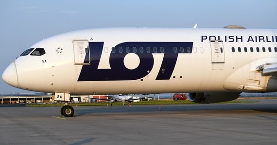 PLL LOT złożyły do sądu w Seattle w USA pozew przeciwko firmie Boeing; LOT domaga się odszkodowania w kwocie nie mniejszej niż 1 mld zł - dowiedziała się PAP ze źródła. Sprawa jest związana z wadami projektowymi w samolotach 737 MAX, które doprowadziły do ich uziemienia.
