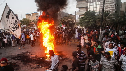 Zamach stanu w Sudanie. Aresztowany przez juntę premier wrócił do domu
