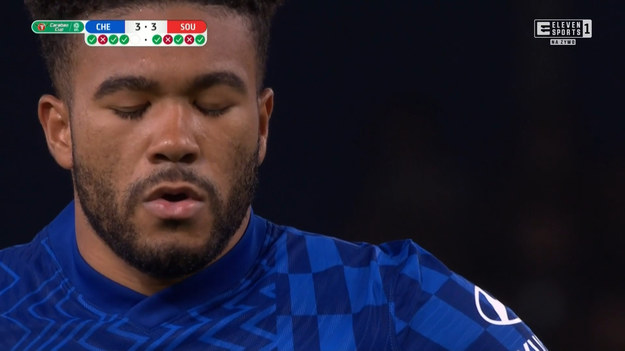 Emocji nie brakowało też w starciu Chelsea z Southampton, choć Jan Bednarek cały mecz spędził na ławce rezerwowych.

Do przerwy Chelsea prowadziła po bramce Kaia Havertza, lecz już tuż po zmianie stron wynik wyrównał Che Adams.

W rzutach karnych lepsi okazali się piłkarze "The Blues". Choć "jedenastkę" zmarnował Mason Mount, to piłkarze "Świętych" pomylili się dwukrotnie, wskutek czego pożegnali się z rozgrywkami.

Chelsea FC - Southampton 1-1 (1-0), rzuty karne: 4-3.

Bramki: 1-0 Havertz (44.), 1-1 Adams (47.).

Rzuty karne:

0-1, Armstrong - gol,

1-1, Marcos Alonso - gol,

1-1, Walcott - strzał w słupek,

1-1, Mount - karny obroniony,

1-2, Long - gol,

2-2, Hudson-Odoi - gol,

2-2, Smallbone - strzał nad bramką,

3-2, Chilwell - gol,

3-3, Romeu - gol,

4-3, James - gol.