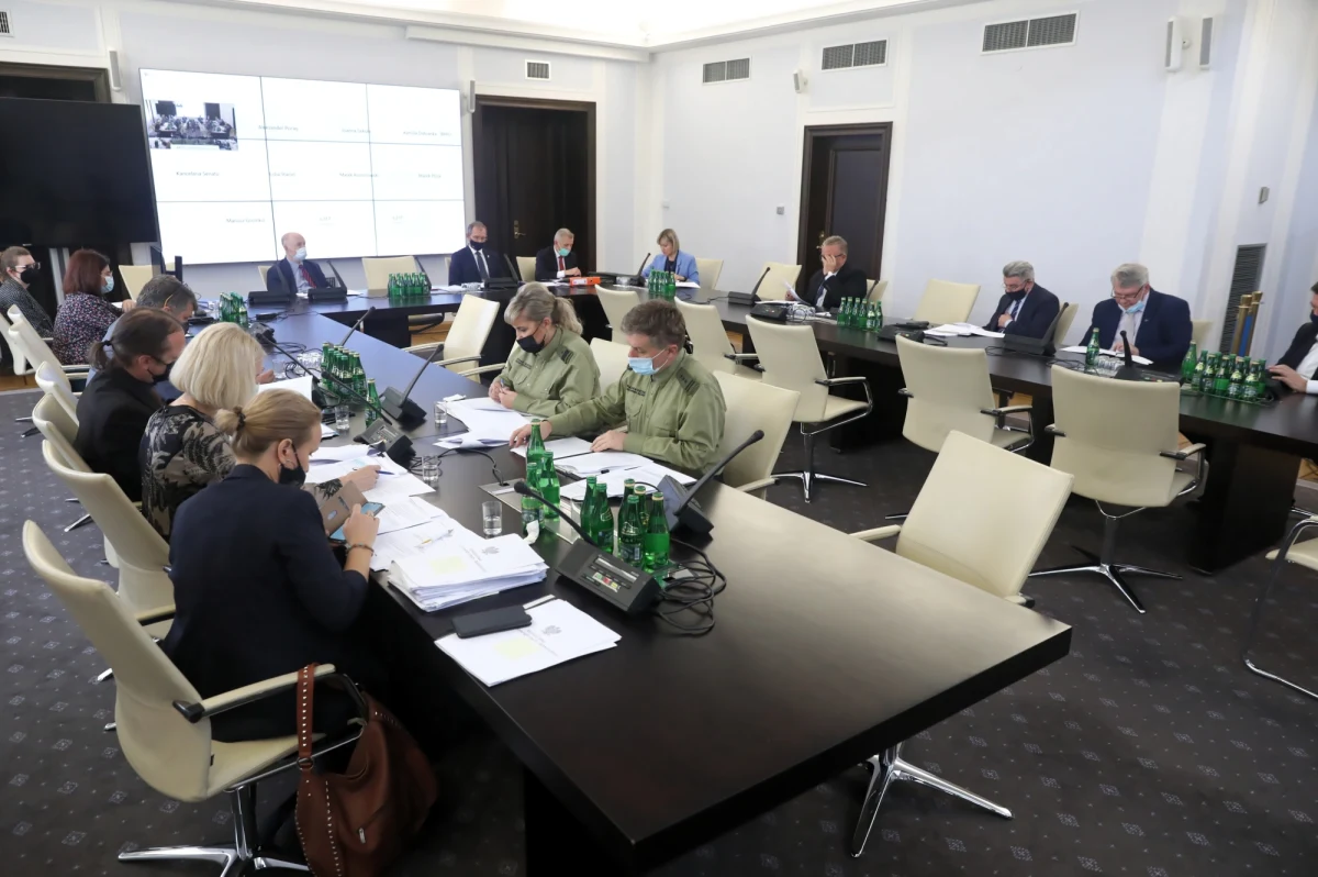 Od wczoraj Senat pracuje nad rządową specustawą, która ma umożliwić postawienie nowej zapory na granicy polsko-białoruskiej. Tym razem senackie głosowanie może pójść po myśli Prawa i Sprawiedliwości.