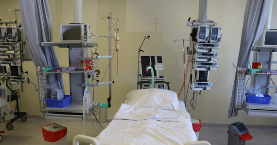 Szpital Uniwersytecki w Krakowie wezwał ministra zdrowia do zapłaty 25 milionów złotych za działalność szpitala tymczasowego. W przypadku braku zapłaty władze szpitala zamierzają pozwać ministerstwo do sądu.