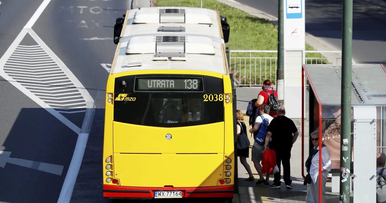 Przystanek autobusowy w Warszawie 