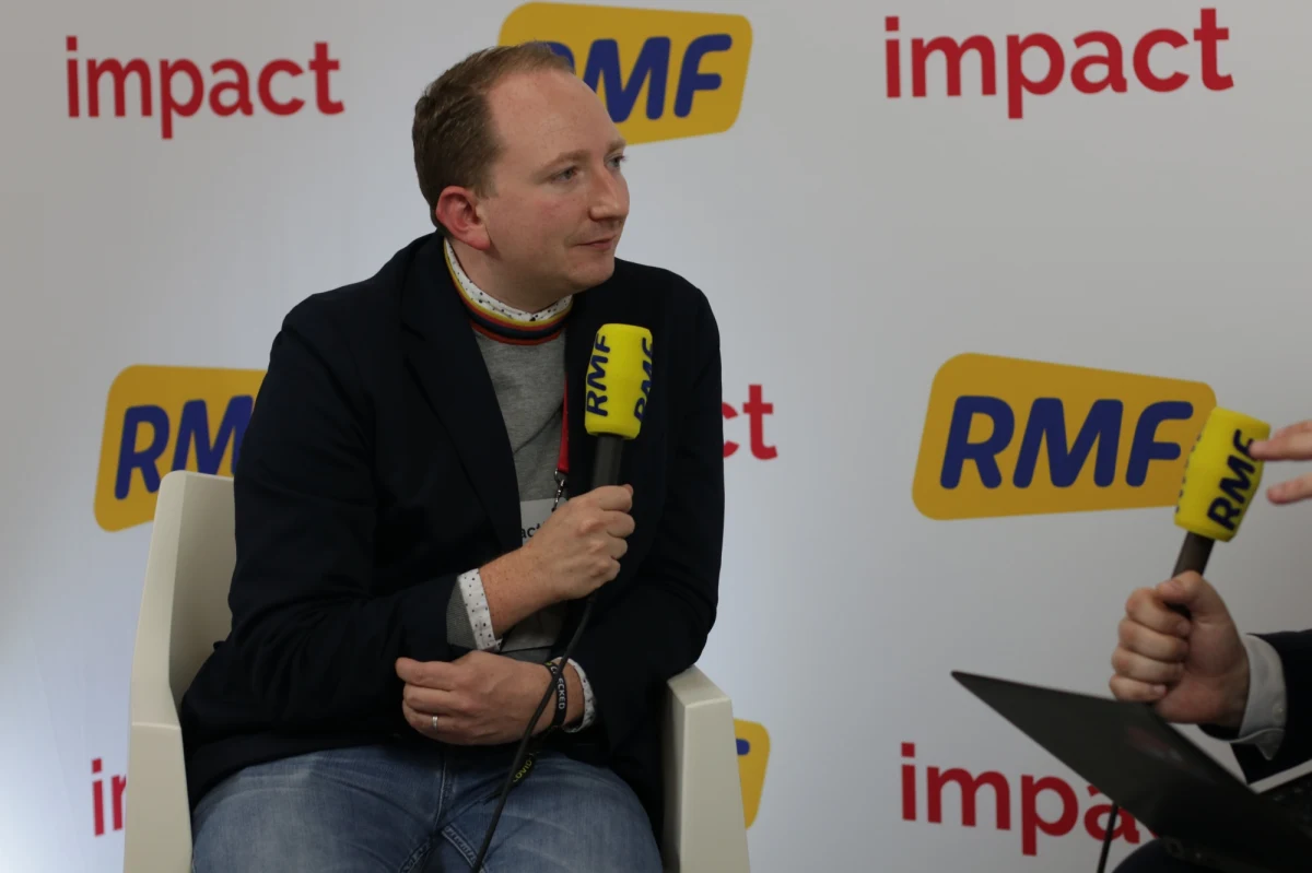 Bankowość na świecie przechodzi właśnie rewolucję. Wkrótce to sprzedawcy przejmą rolę instytucji finansowych. W ten sposób będą obsługiwać rynki pożyczkowe i usługi płacenia. Jak ta rewolucja będzie wyglądać? O tym podczas kongresu Impact’21 Krzysztof Berenda rozmawiał z Tomem Bentleyem, jednym z szefów firmy Vodeno. Rozmowa w języku angielskim.