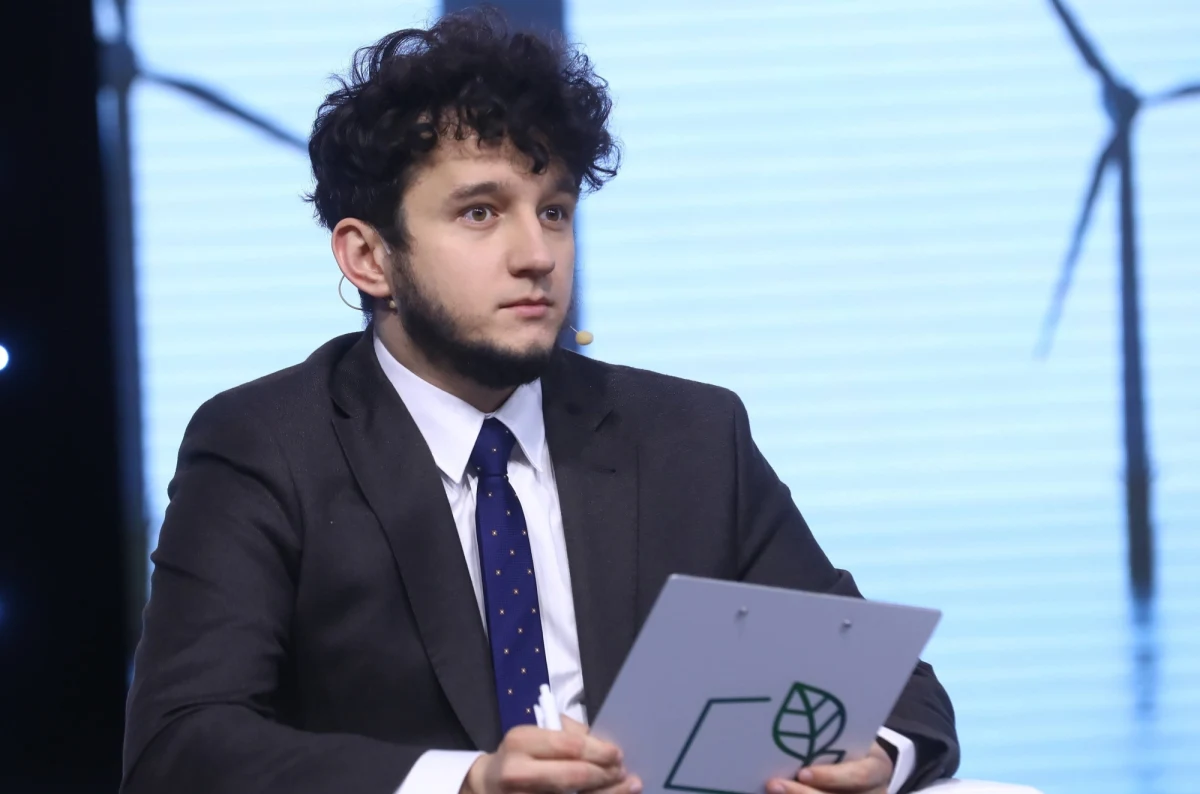 Prezydent Andrzej Duda namawia w Paryżu prezydenta Francji Emmanuela Macrona do budowy pierwszej polskiej elektrowni jądrowej. Prezydent Macron namawia prezydenta Dudę do tego byśmy wyłożyli na to jak największe pieniądze. Francuzom może się udać, bo oferują atom szybko i dają na to wsparcie finansowe – mówi Jakub Wiech z portalu Energetyka24. Czy francuski atom byłby lepszy od amerykańskiego? Kiedy powstanie i kto za to zapłaci? O tym rozmawialiśmy w trakcie kongresu Impact’21.