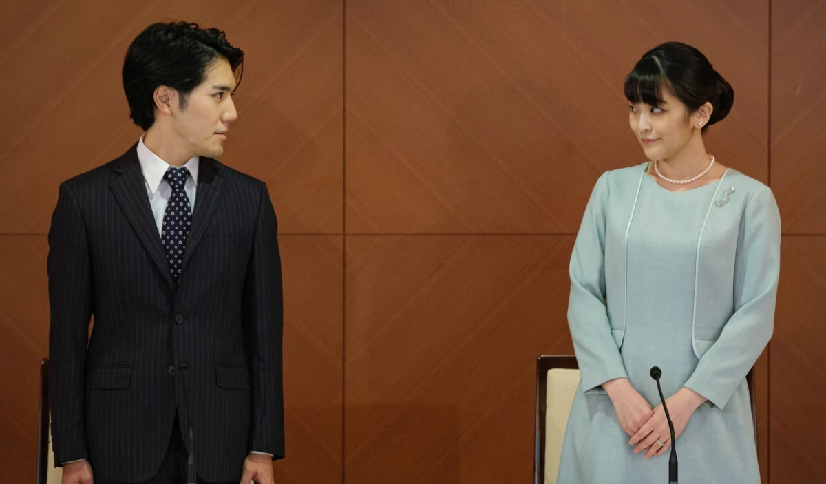 Japońska księżniczka Mako, bratanica cesarza Naruhito, poślubiła we wtorek pochodzącego z gminu Kei Komuro po latach kontrowersji wokół ich narzeczeństwa - poinformowała agencja dworu cesarskiego. Mako utraci z tego powodu arystokratyczny status.