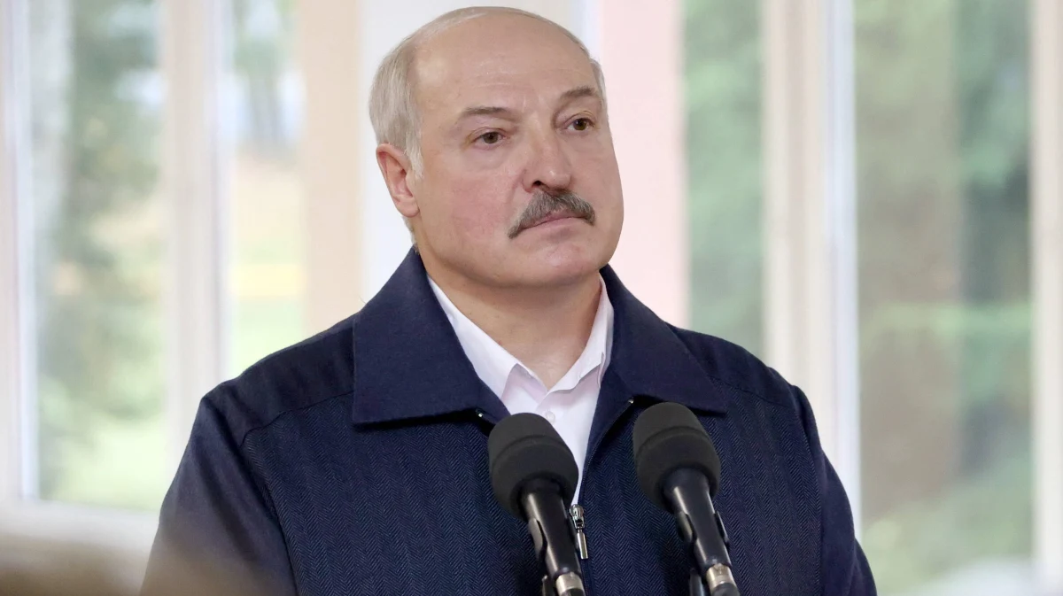 Rodzina przywódcy Białorusi Alaksandra Łukaszenki stoi za organizowanym przemytem ludzi do Unii Europejskiej przez Turcję i Dubaj - oświadczył w środę sekretarz stanu Francji ds. europejskich Clement Beaune.