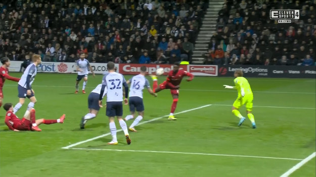 W 1/8 finału Pucharu ligi ekipa Preston North End FC podejmowała Liverpool FC. W ostatnich minutach spotkania efektownym trafieniem popisał się Divock Origi. 