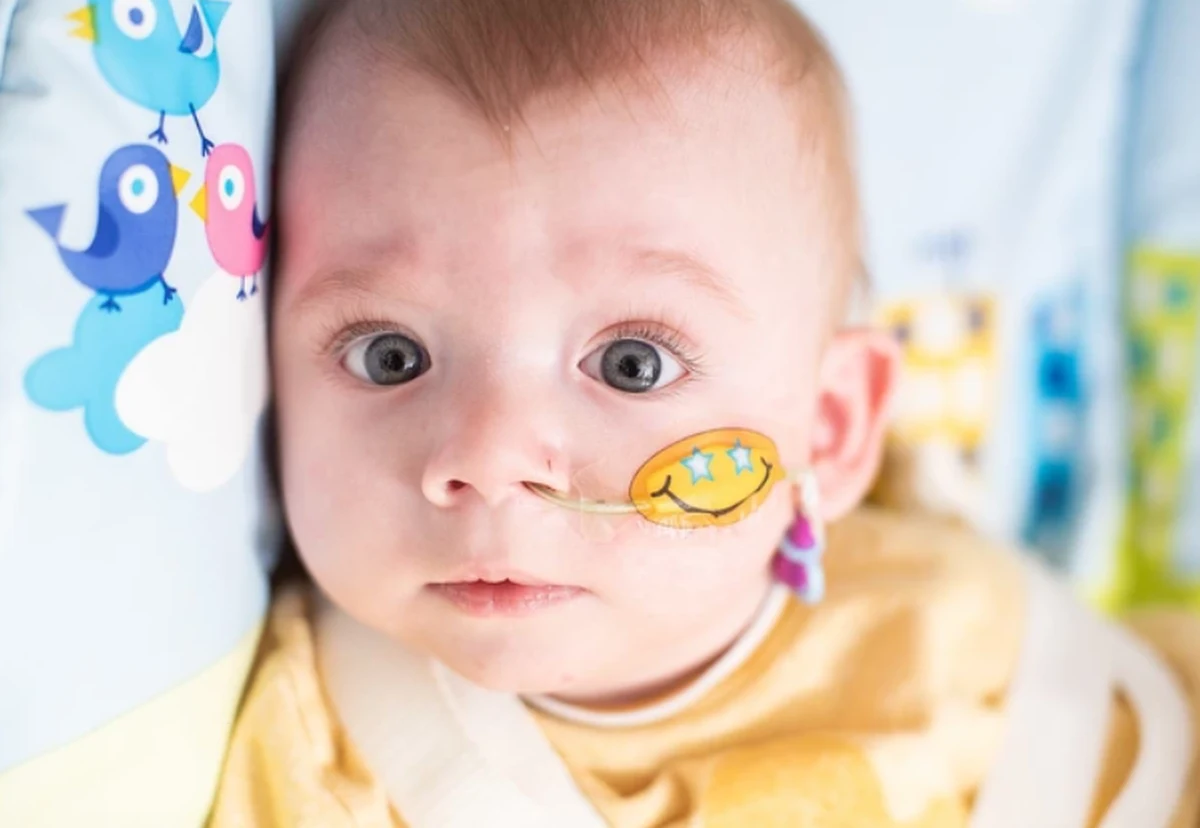 Jest szansa na szczęśliwy finał historii 8-miesięcznego Marcinka, którego domem dotąd był szpital. Wszystko wskazuje na to, że wśród kilkunastu rodzin, które zgłosiły chęć zaopiekowania się chłopcem, znajdzie się ta, która stworzy dziecku prawdziwy dom. 