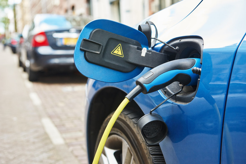 Naukowcy Uniwersytetu Stanforda ogłaszają przełom w zakresie baterii litowo-metalowych, który ich zdaniem może doprowadzić do transformacji branży samochodów elektrycznych i nie tylko.