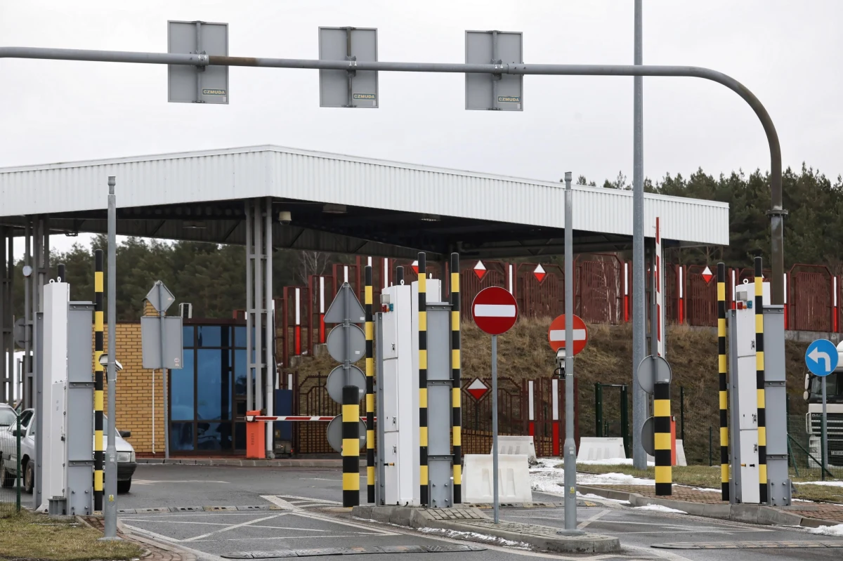 Wybuch w budynku kontroli pojazdów na przejściu granicznym z Białorusią w Kuźnicy Białostockiej. Eksplozję spowodował gaz, który zgromadził się w studzience kanalizacyjnej. Jedna osoba została ranna. 