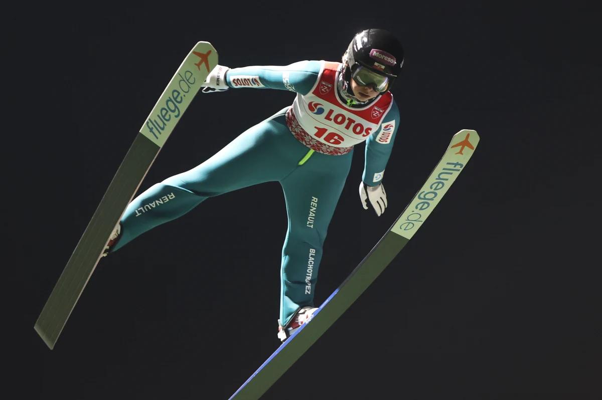 Kamila Karpiel (AZS Zakopane) i Piotr Żyła (WSS Wisła w Wiśle) zdobyli w Zakopanem tytuły mistrzów Polski w skokach narciarskich na igelicie. Konkurs otwarty wśród kobiet wygrała Francuzka Josephine Pagnier.