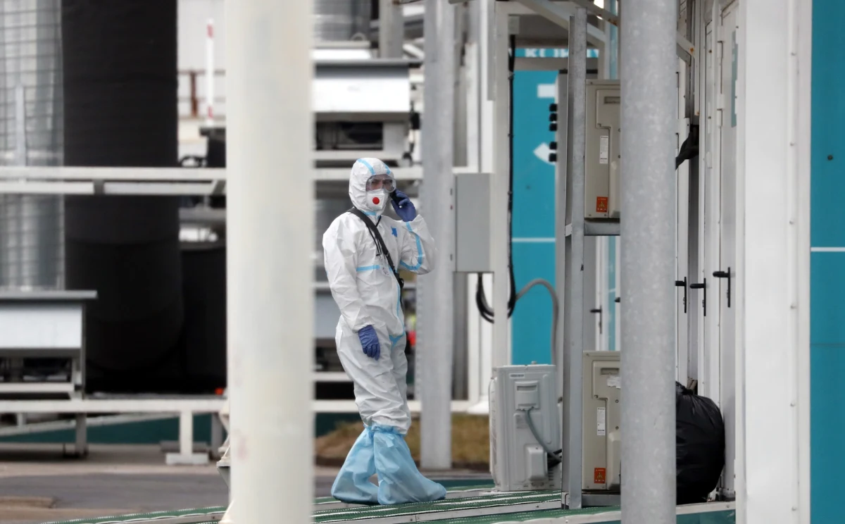 W ciągu ostatniego miesiąca liczba nowych zakażeń koronawirusem w Europie wzrosła o 120 proc. Nowa fala epidemii najszybciej rozwija się w Europie Środkowej. Najwięcej infekcji w przeliczeniu na liczbę mieszkańców obserwuje się w krajach bałtyckich. Na pozostałych kontynentach liczba zakażeń spada lub pozostaje stabilna.