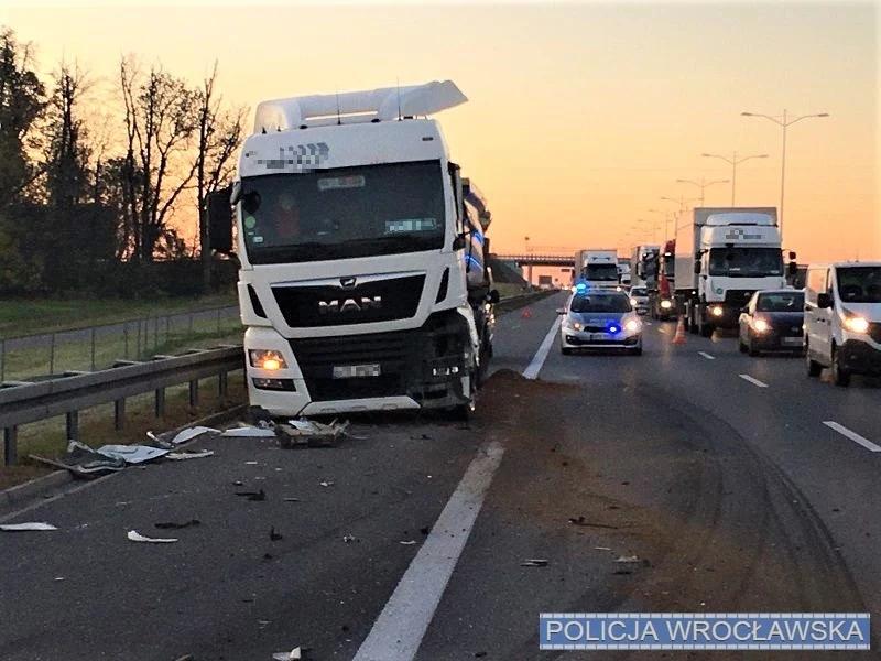 Ruch na miejscu wypadku odbywał się jednym pasem 