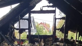 Łódzkie: Spłonął dom policjanta samotnie wychowującego córkę. Apel o pomoc